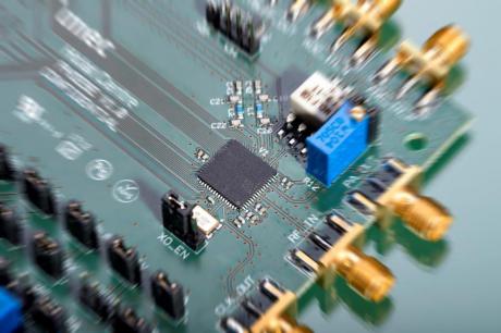 Bluetooth 5 transceiver opererer ved rekordlav 0,8V forsyningsspænding
