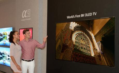LG præsenterer første OLED tv med 8K-opløsning