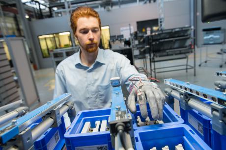 'Smart' handske forbinder en fysisk hånd til den virtuelle verden