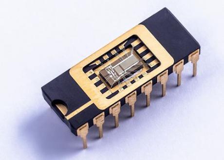 Monolitisk integration af GaN half-bridge og driver