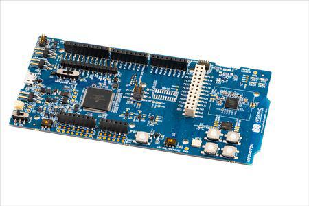 Første udviklingskit til den nye dual-processor SoC fra Nordic Semiconductor
