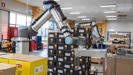 Cobots giver hurtigere palletering og bedre arbejdsmiljø hos Unilever 