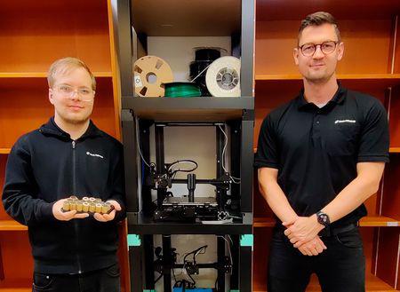 Datateknikerelev introducerede læreplads for 3D-printere og udviklede forretningen