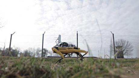Mobil robot kobles for første gang til 5G-netværk