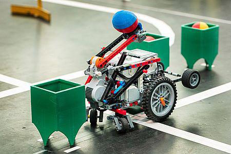 Udviklingen inden for robotteknologi afspejles i årets DTU RoboCup konkurrence