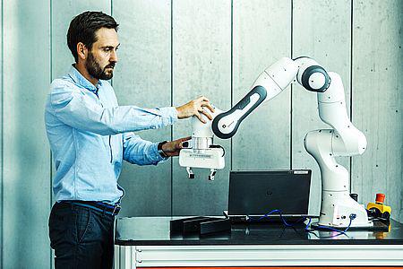 Dansk robotførerposition trues af kinesiske konkurrenter