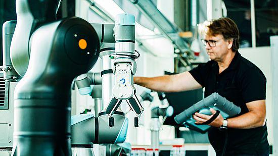 Danske virksomheder skal klædes på med nye robot-kompetencer
