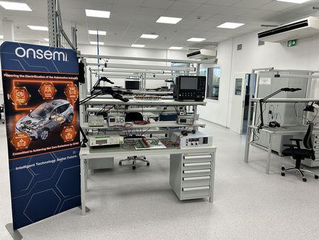 onsemi åbner automotive applikationslaboratorium i Europa