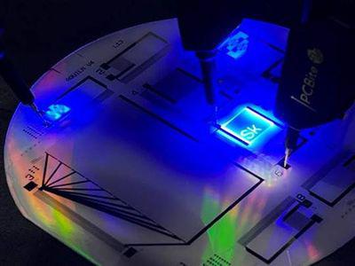 Demonstration af microLED display med proprietær OTFT-materialer