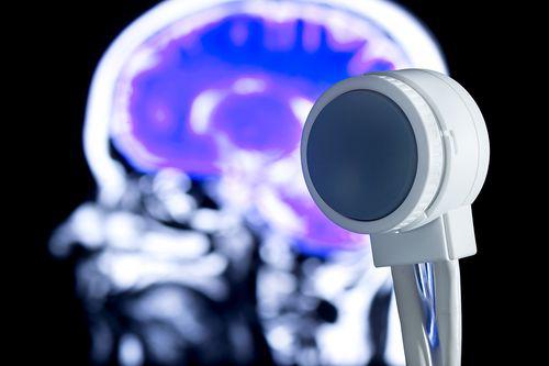 Hjernestimulation med 3D ultralyd til behandling af neurologiske sygdomme og tilstande