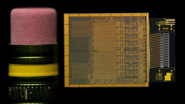 Første fuldt integrerede optiske I/O chiplet