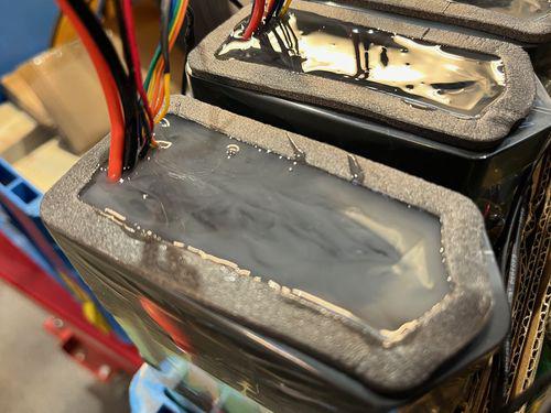 Ny lim giver mere effektiv og miljøvenlig produktion hos dansk batteriproducent