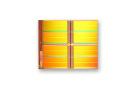 Første single-chip 128 gigabit NAND flash-hukommelse