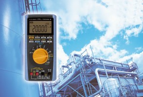 Procesmultimeter med kalibrator i maven