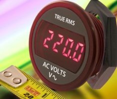 Selvforsynet AC voltmeter til panel-montage