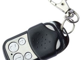Z-Wave remote styrer hundredvis af funktioner med fire knapper