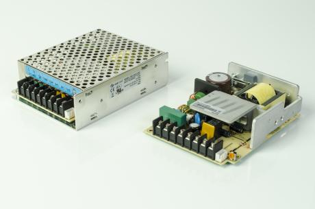 AC/DC forsyning til applikationer med krav om 100 procent uptime
