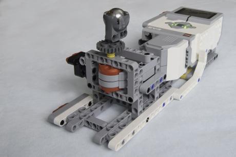 Mindstorm robot simulerer åndedrætsbevægelser