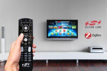 Stemmestyret ZigBee-baseret remotekontrol platform