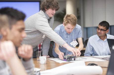 Semesterlangt kursus skal lære studerende om 'connected' embedded systemer