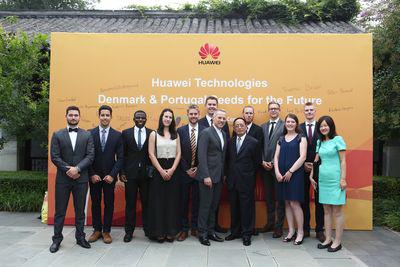 Danske ingeniørtalenter bruger sommerferien på inspirationstur hos Huawei i Kina 