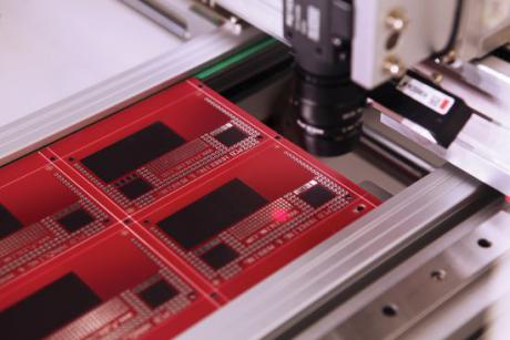 EP-TeQ udbygger programmet af PCB-håndteringsudstyr